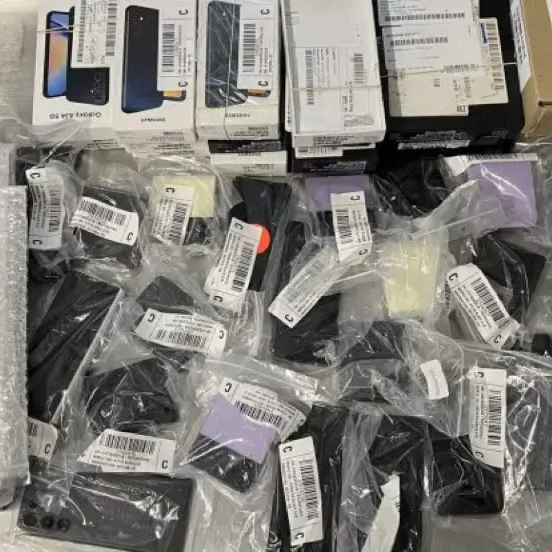 Samsung cell phones 47 pieces | C goods | 2023 models | Samsung S23, Z Fold 4, Z Flip 5, Galaxy Book 3 360
